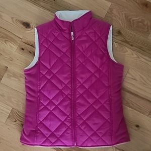 Izod Reversible Quilted Fleece Vest.   Size Small.  Fuchsia.     EUC